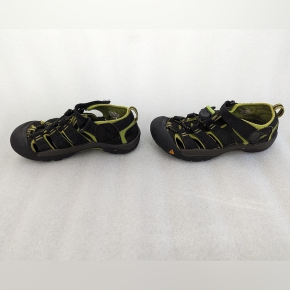 KEEN black and green kids sandals boys size 2 - Picture 4 of 9